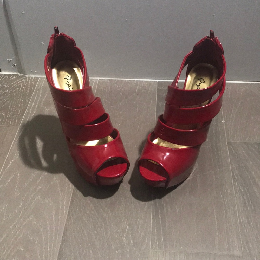 Red Platforms - Picture 2 of 2
